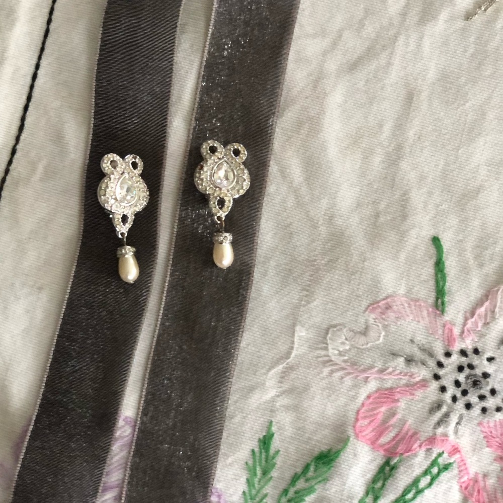 CLIP ON. Cute Gemstone & Faux Pearl Earrings.
